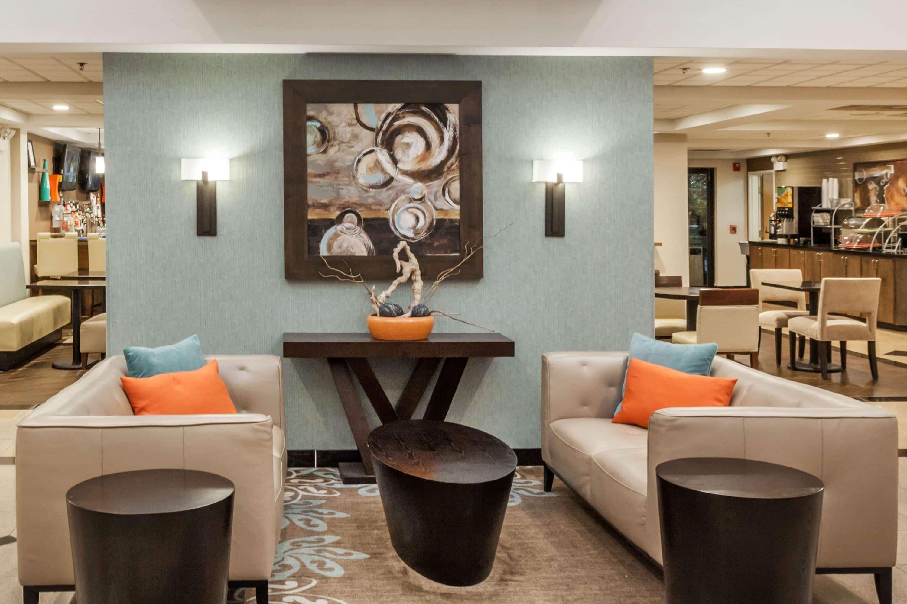 วินเกท บาย วินด์แฮม ชอมเบิร์ก / คอนเวนชั่น เซ็นเตอร์ Hotel ภายนอก รูปภาพ